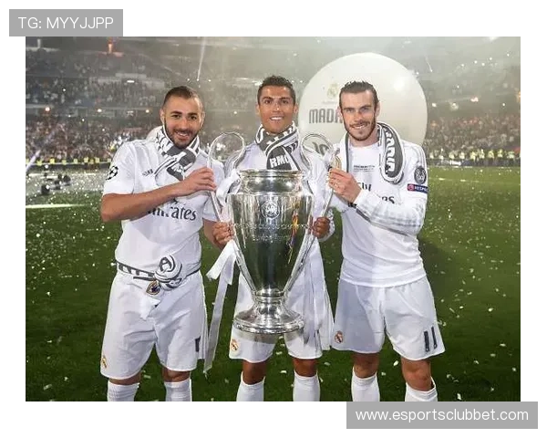 维尼修斯边路突破造杀机,皇马高位逼抢瞬间瓦解对手防线 维尼修斯边路突破造杀机,皇马高位逼抢瞬间瓦解对手防线